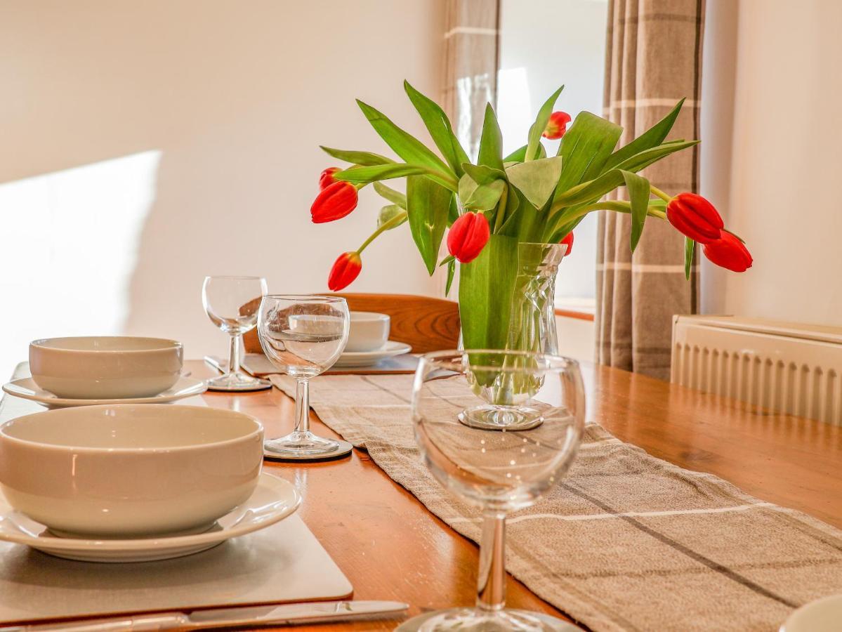 Hayloft Cottage Staintondale Екстер'єр фото