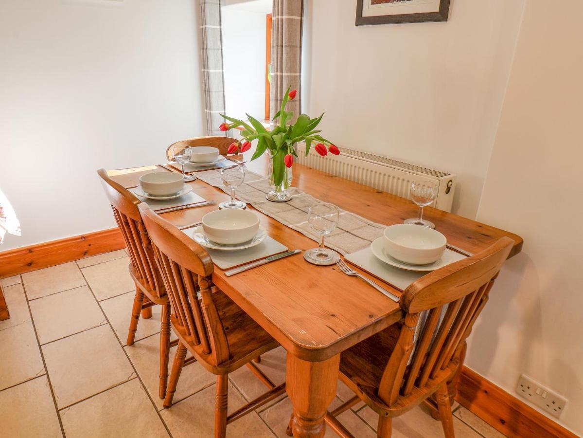 Hayloft Cottage Staintondale Екстер'єр фото