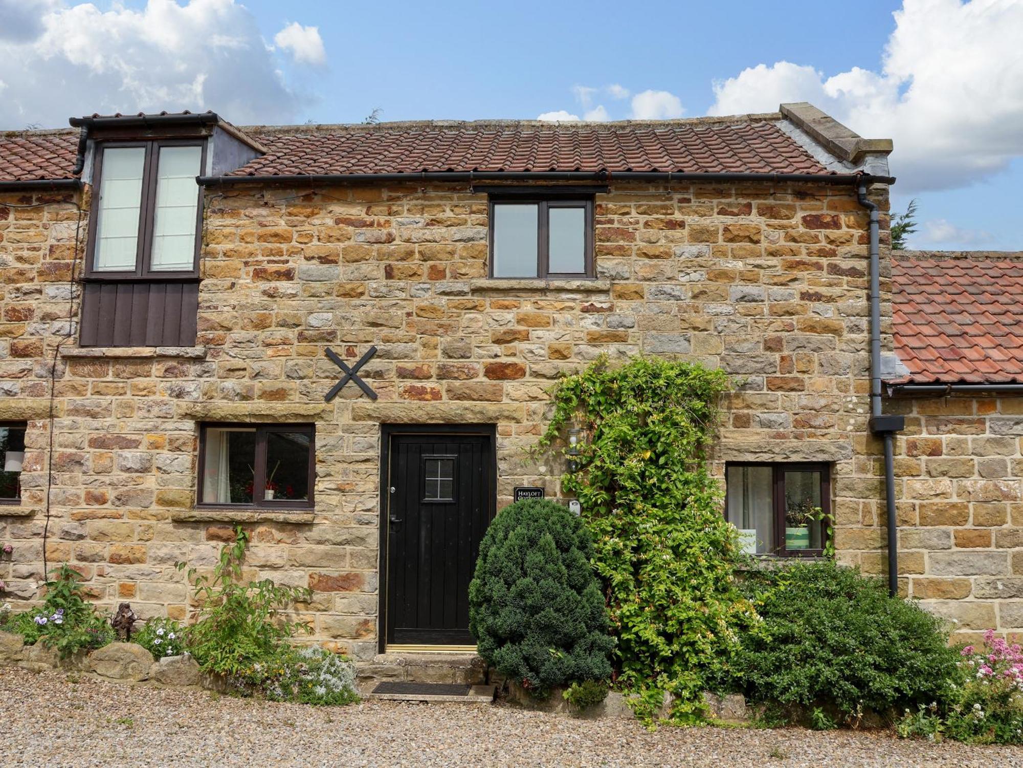 Hayloft Cottage Staintondale Екстер'єр фото